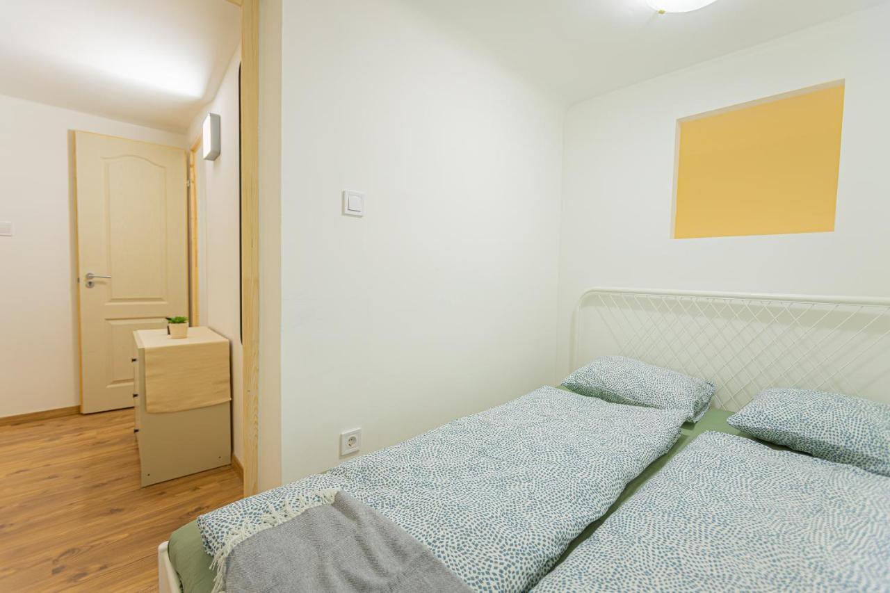 2 Bedroom Apartment In The Dob Street, Emerald Budapest Exterior foto