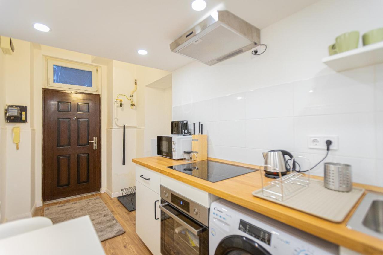 2 Bedroom Apartment In The Dob Street, Emerald Budapest Exterior foto